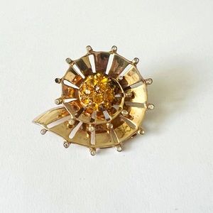 Rare✨ 1940 vintage Coro Craft Sterling Gold Brooch